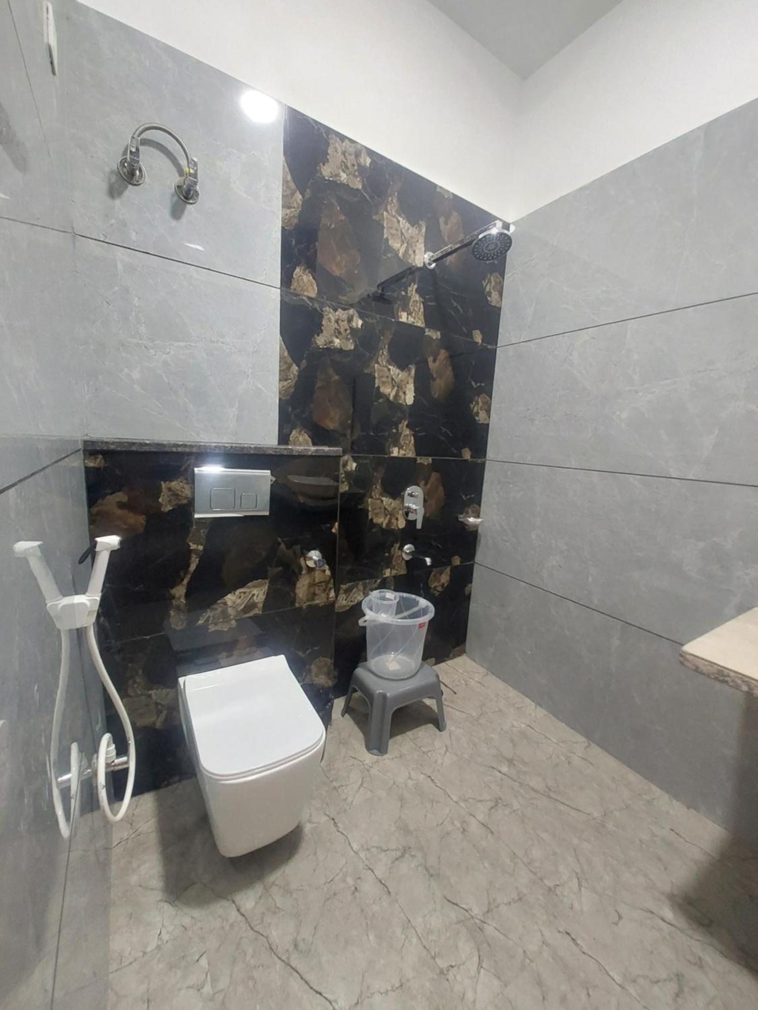 Taj Point-the Trippizo Traveller House *