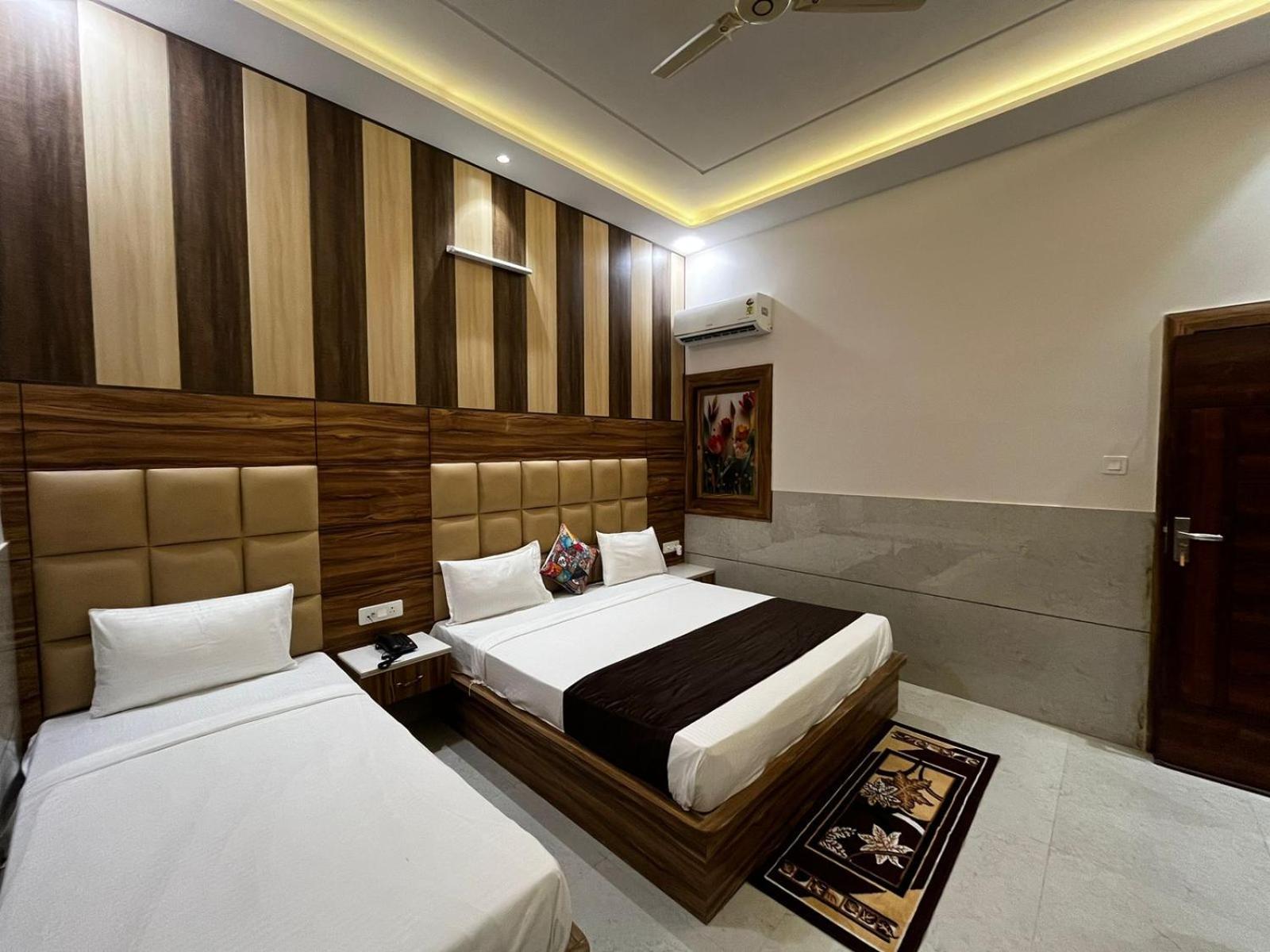 Taj Point-the Trippizo Traveller House Homestay