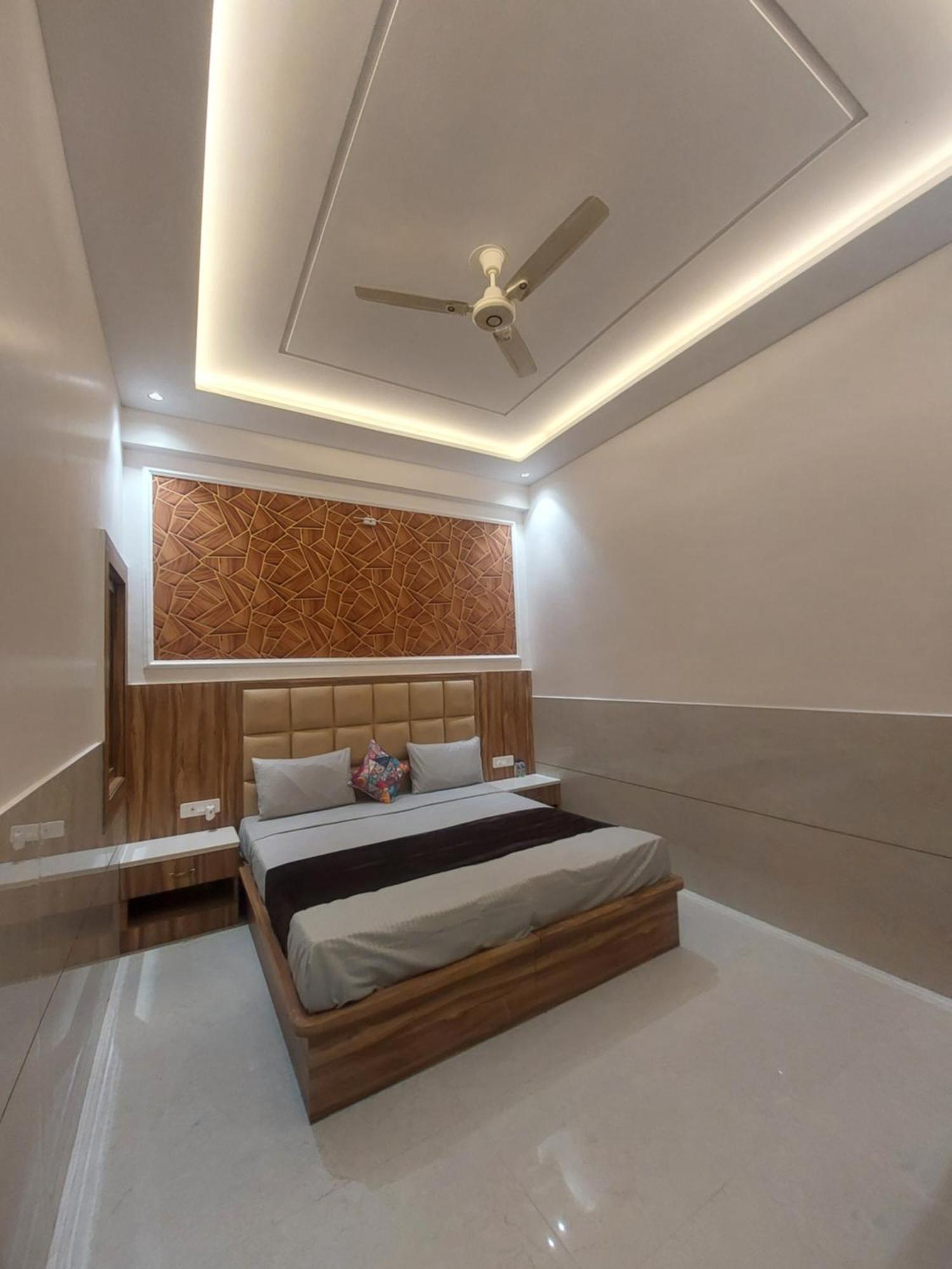 Taj Point-the Trippizo Traveller House