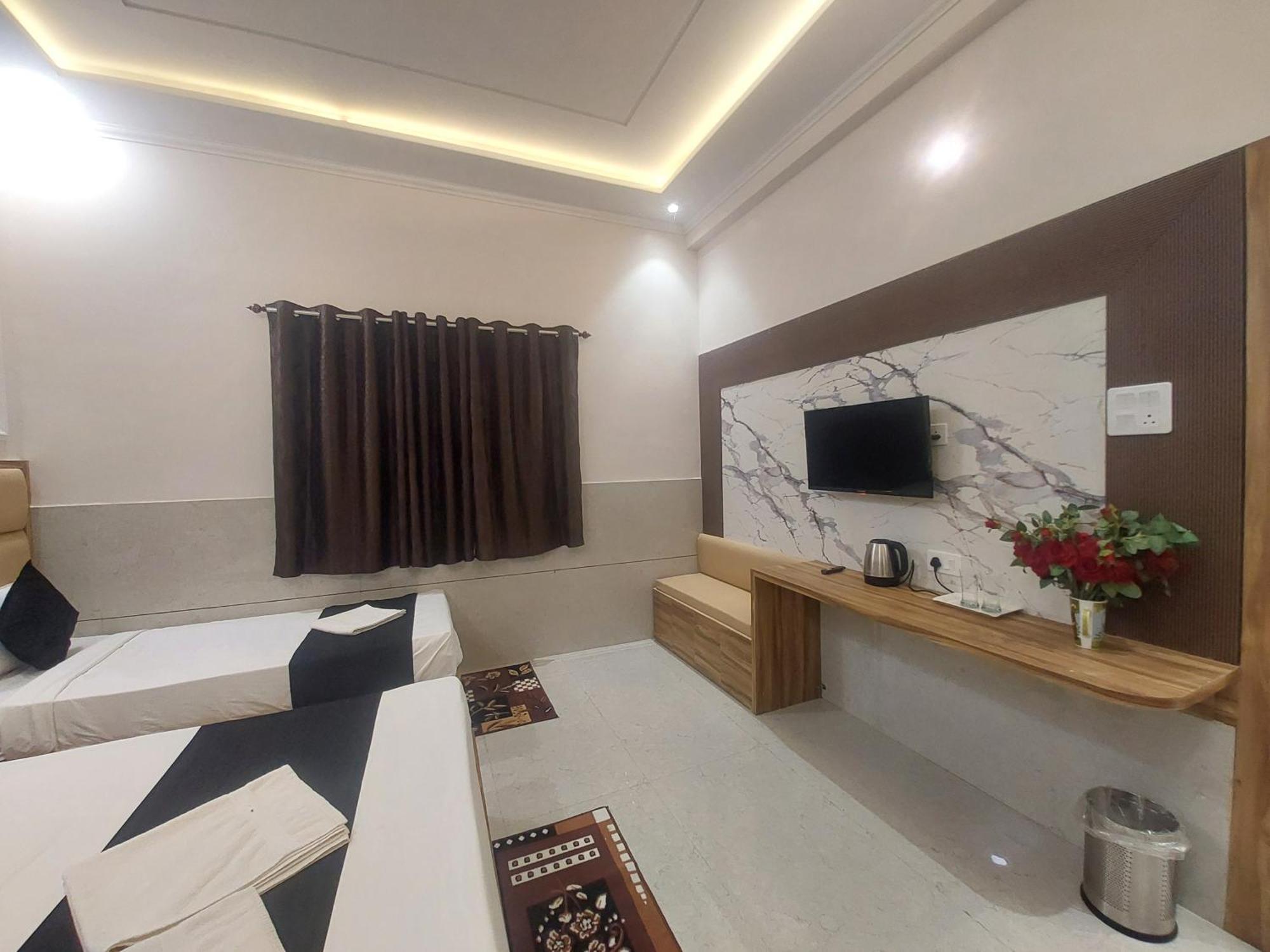 Homestay Taj Point-the Trippizo Traveller House *
