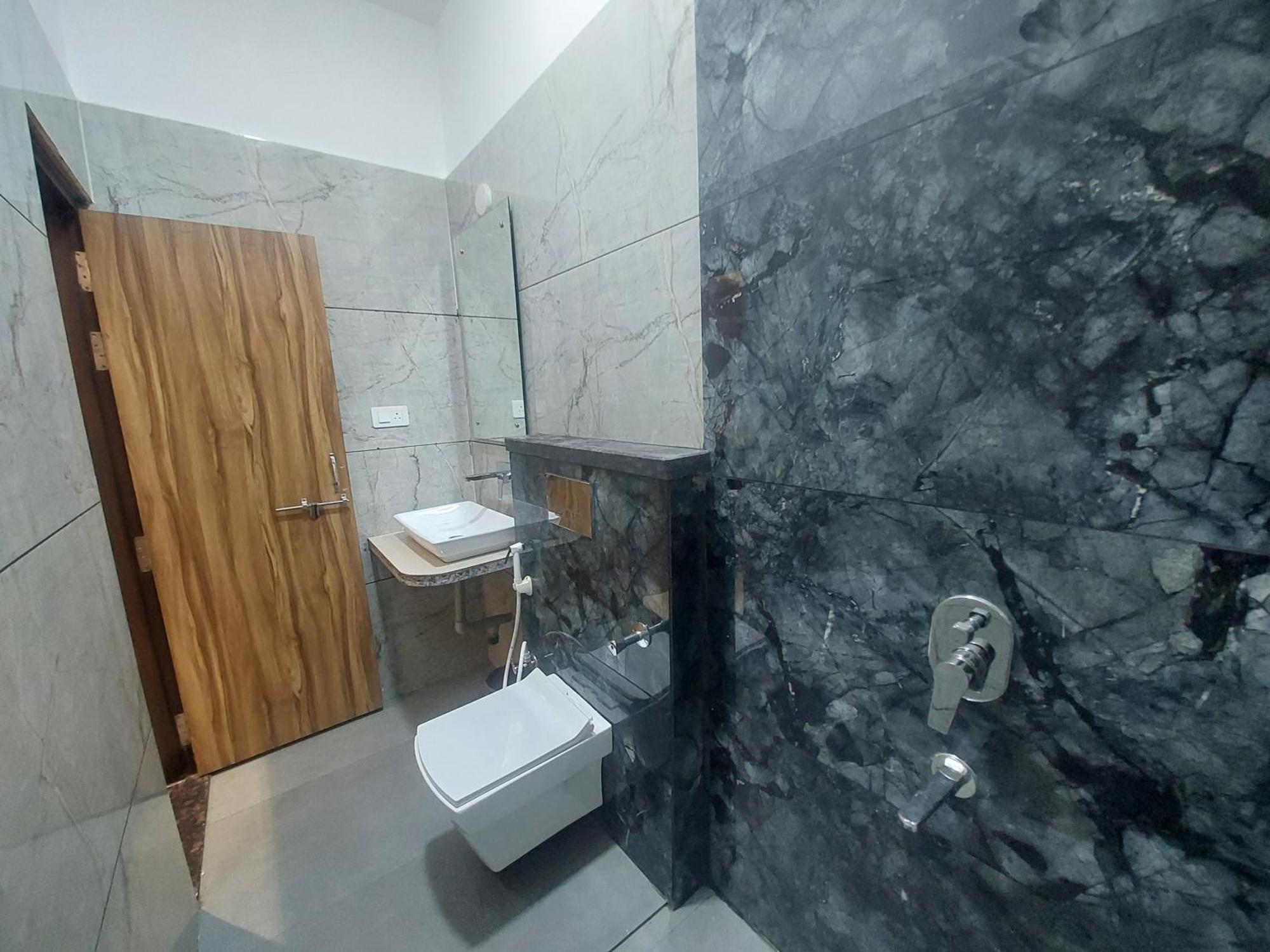 Taj Point-the Trippizo Traveller House