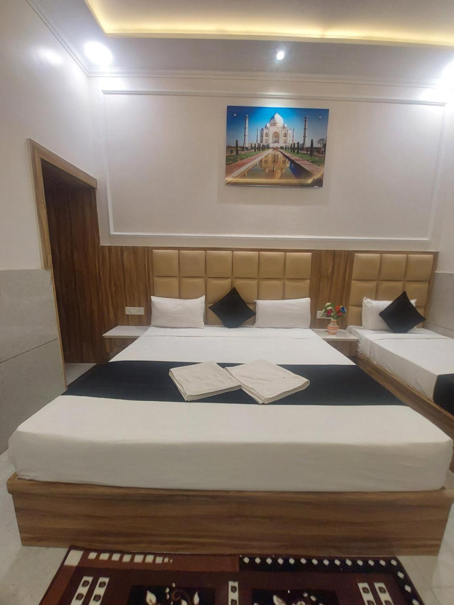 Taj Point-the Trippizo Traveller House