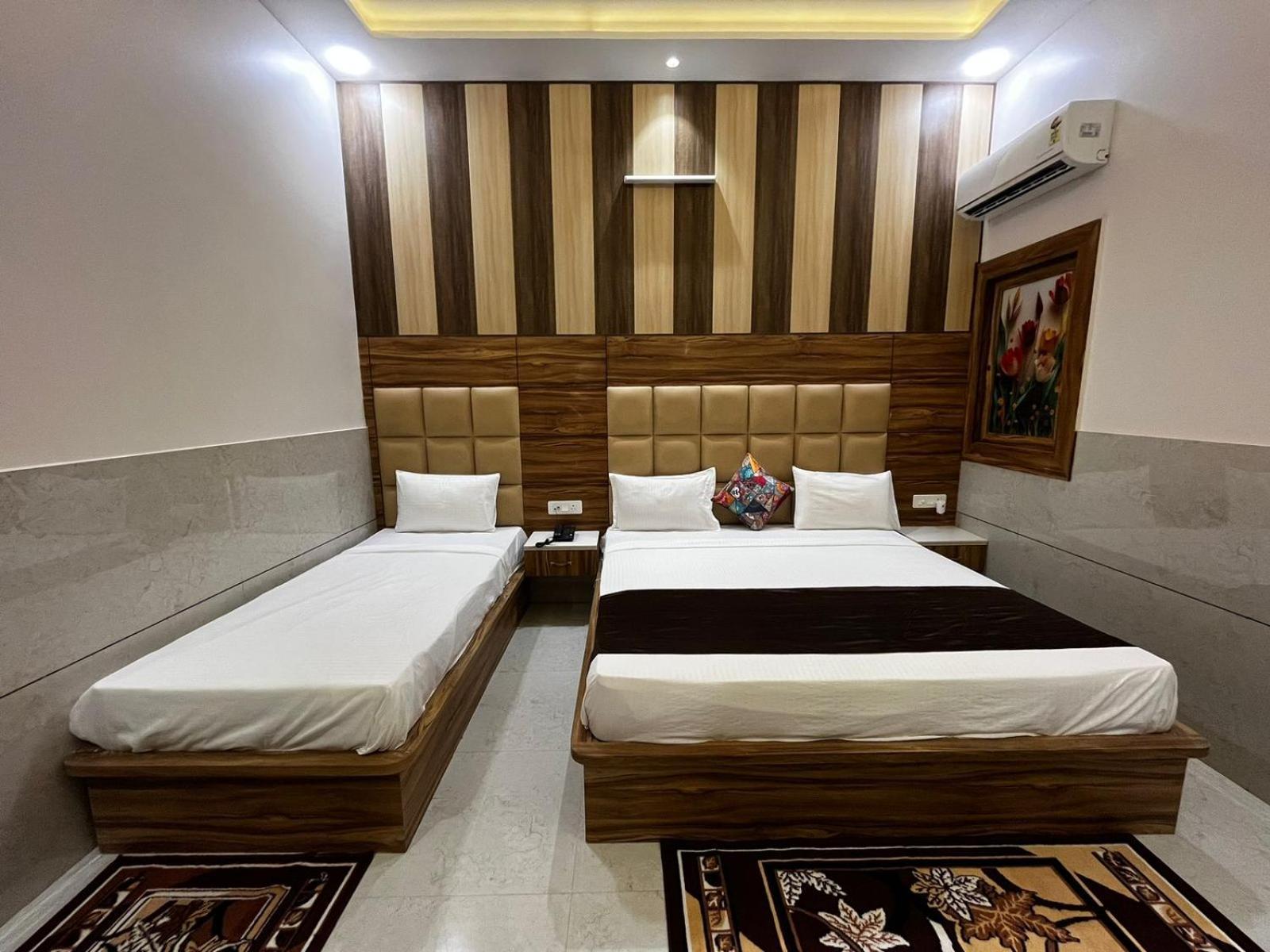 Taj Point-the Trippizo Traveller House Homestay Agra (Uttar Pradesh)