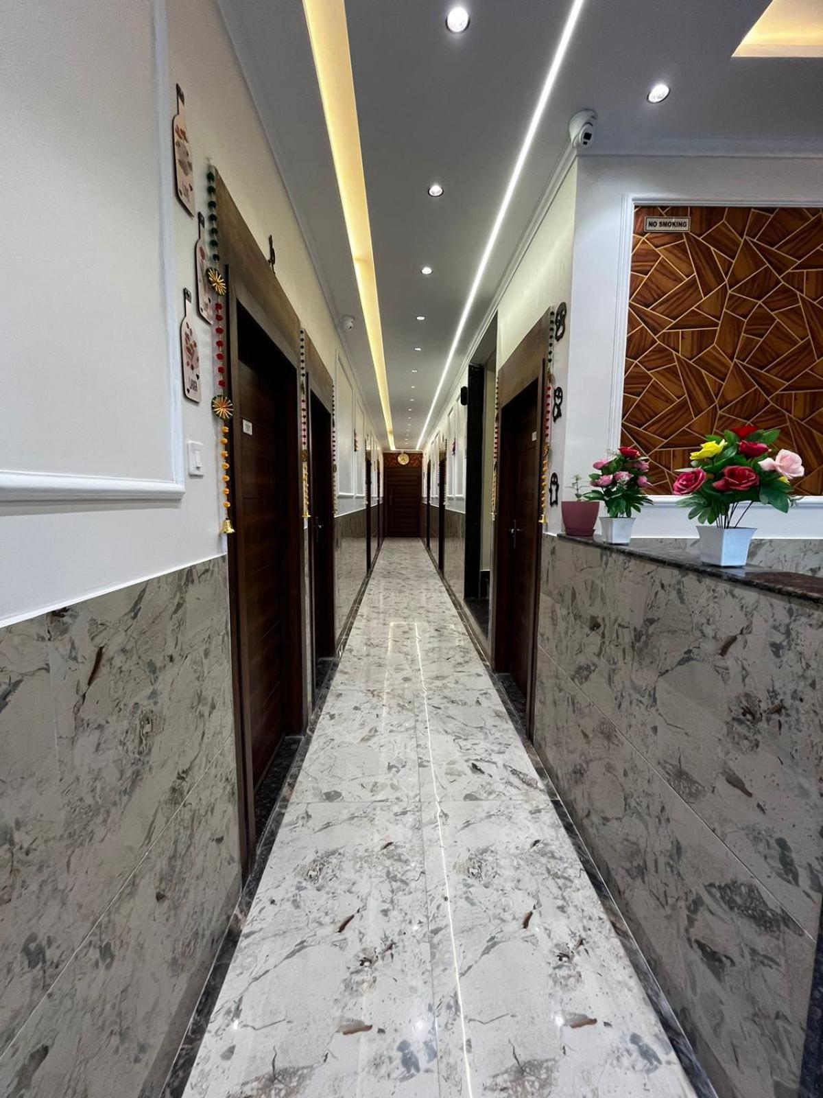 Taj Point-the Trippizo Traveller House Homestay
